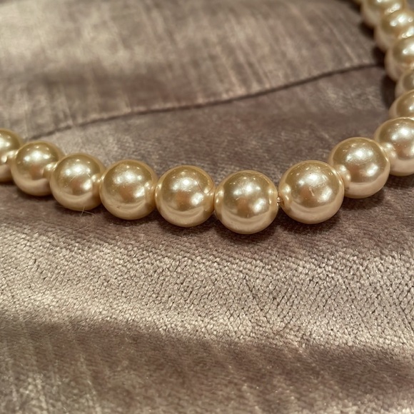 Single Strand Faux Pearls 18” - Picture 6 of 7